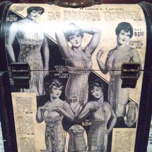 Old fashioned Vintage Wine Holder